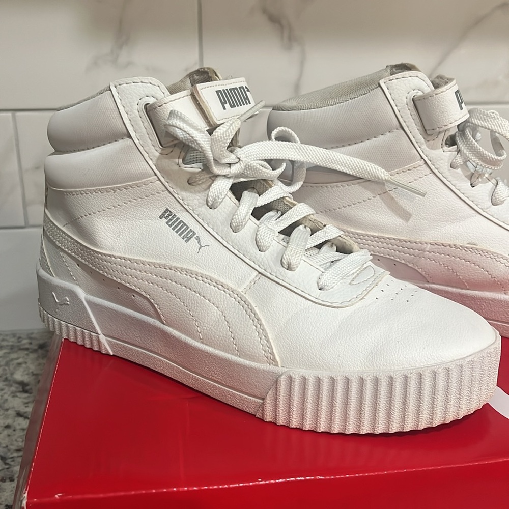 Puma Carina Mid Jr Girls sneaker sz 6C big girls White Softfoam Optimal Comfort - Picture 5 of 12